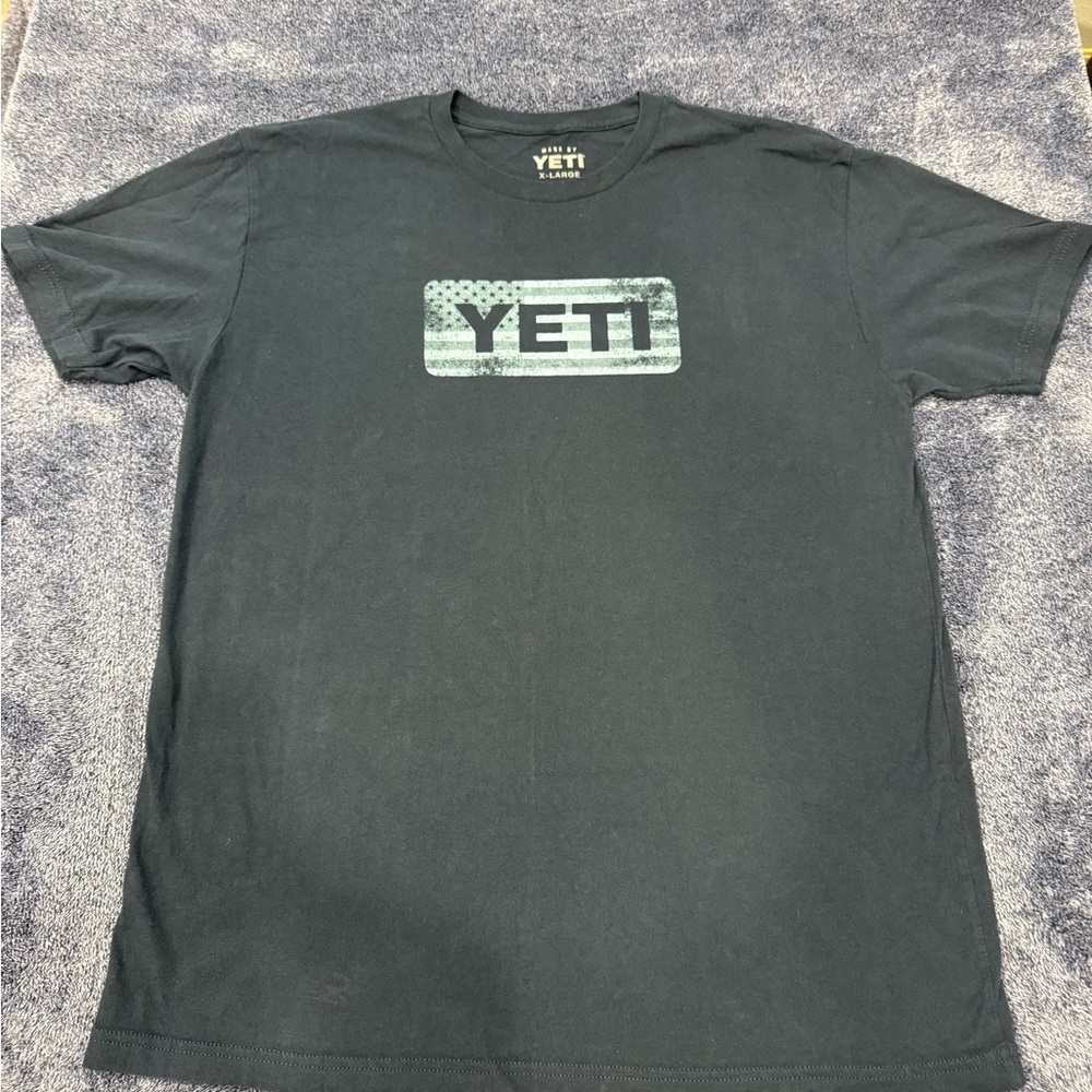 YETI Men's Charcoal Tee